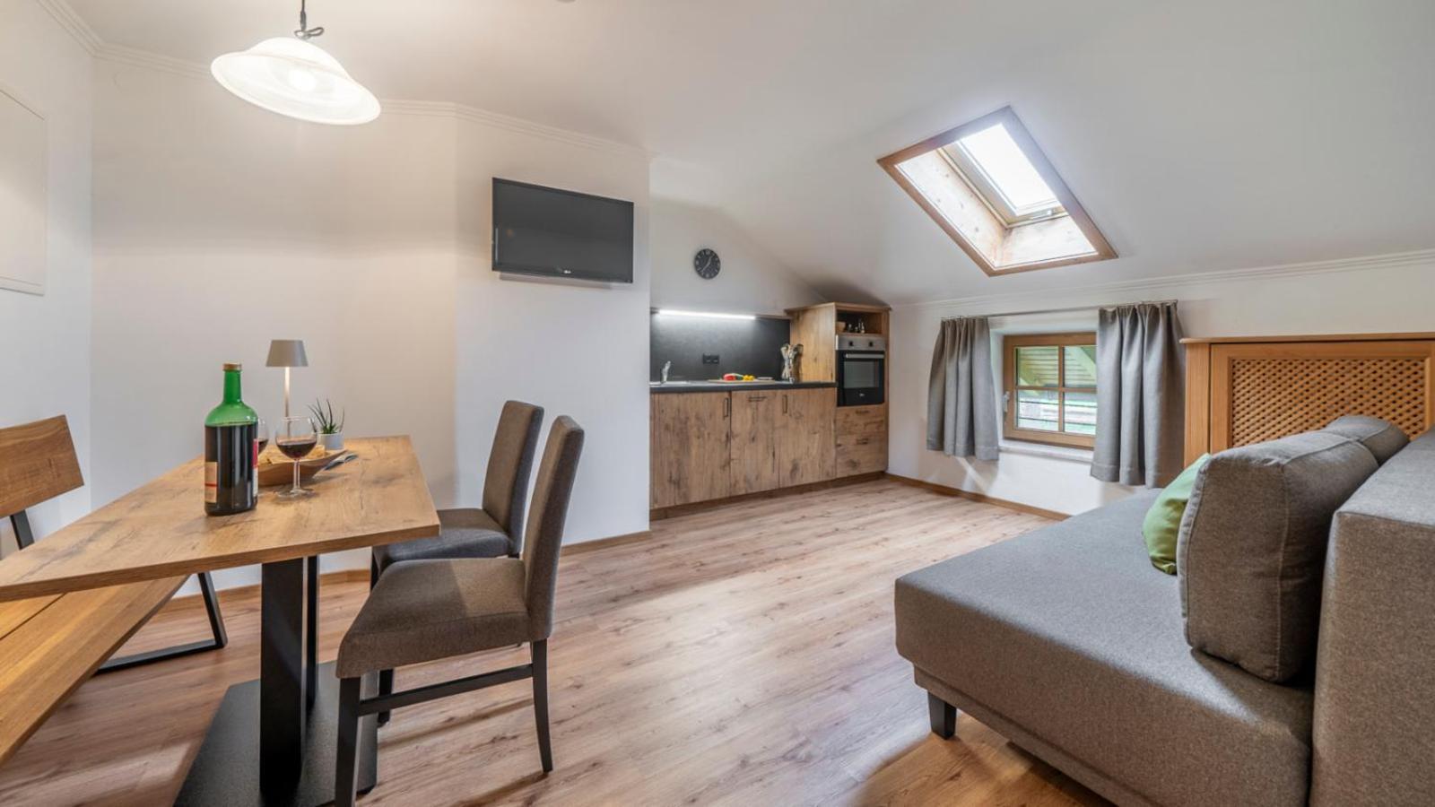 One-Bedroom Apartment,1605397607:JPEG
