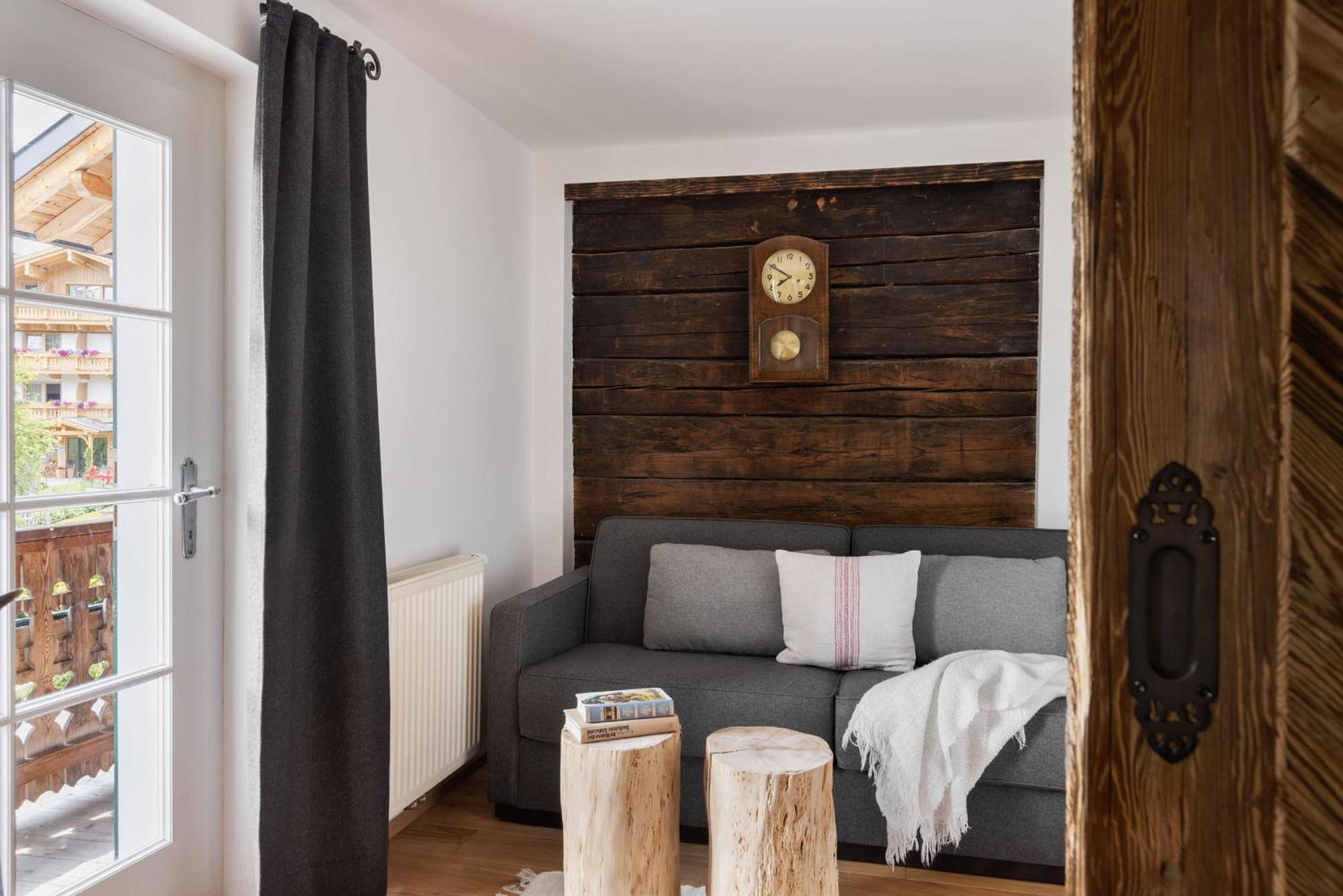 One-Bedroom Apartment,1606610666:JPEG