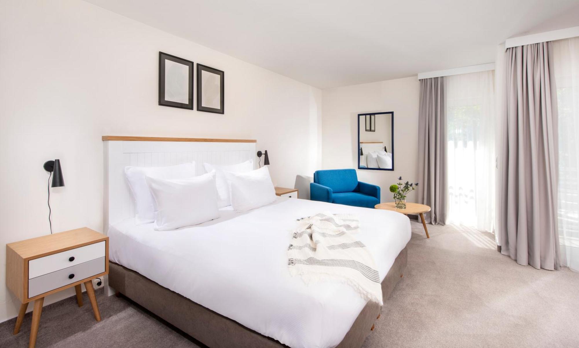 Superior Room,1608797785:JPEG