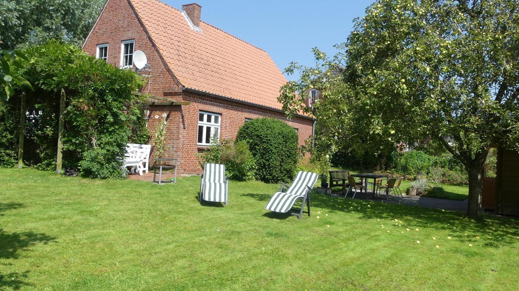 Two-Bedroom House,1610010888:JPEG