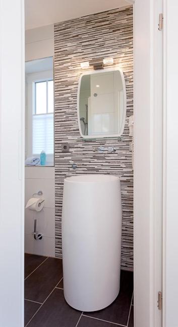 Holiday Home,1616120571:JPEG