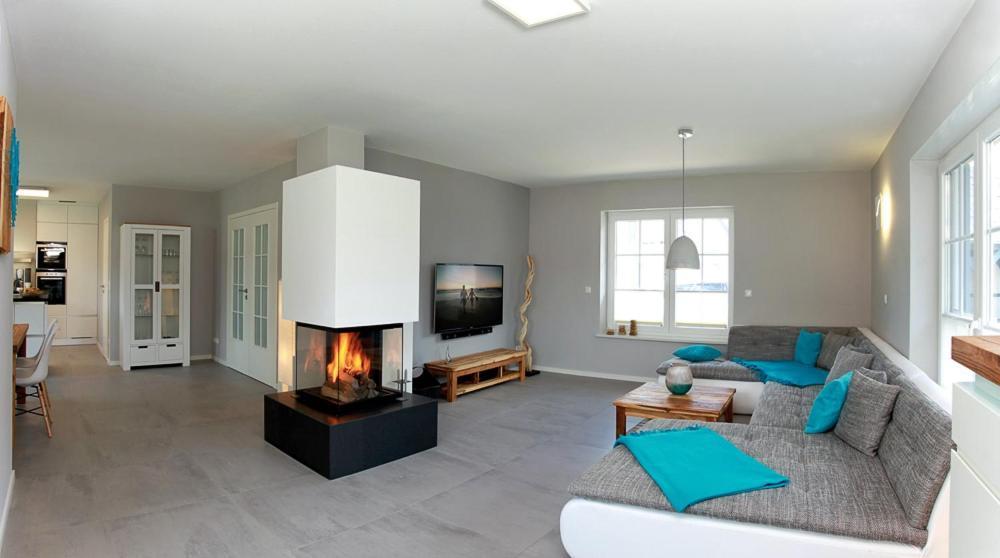 Holiday Home,1616120756:JPEG