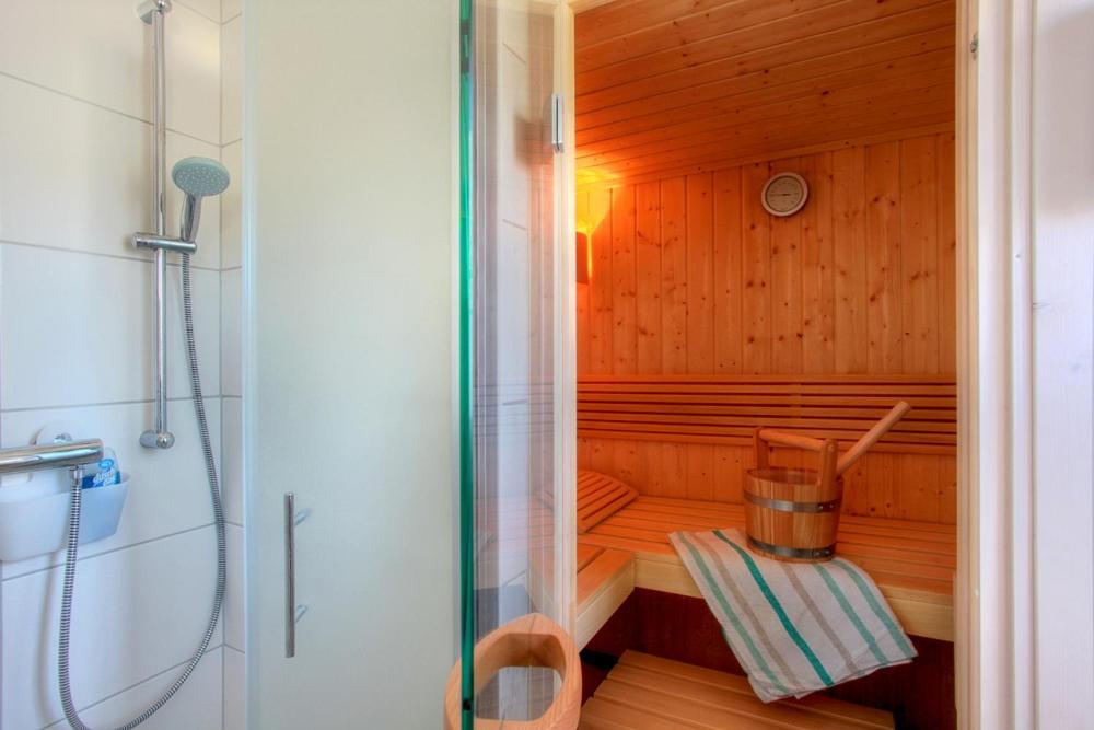 Holiday Home,1616122647:JPEG