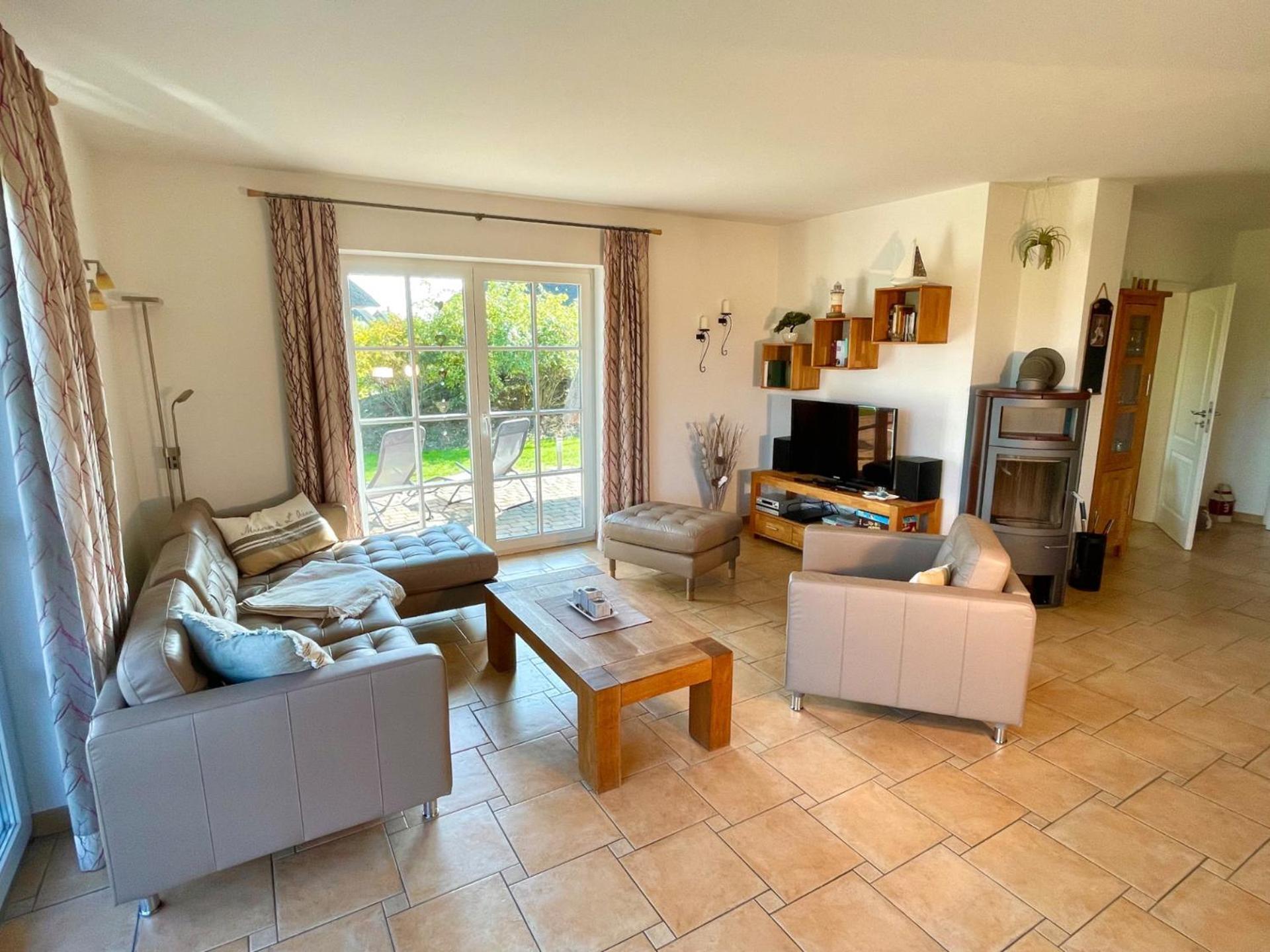 Holiday Home,1618880750:JPEG