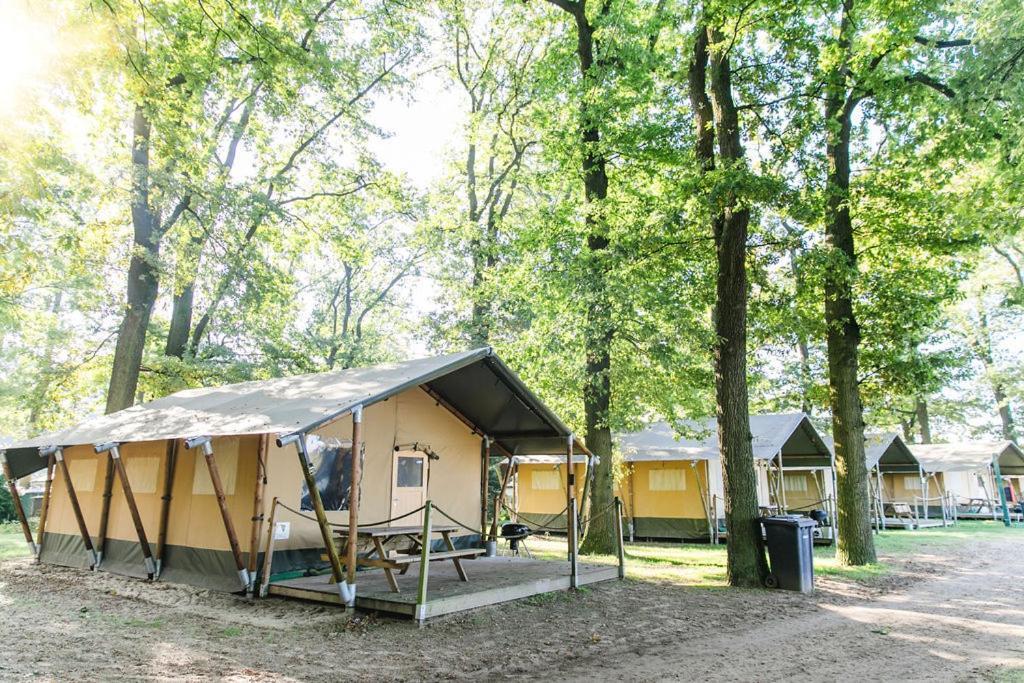 Tent,1622172096:JPEG