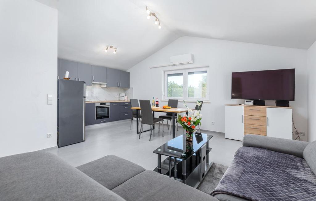 Four-Bedroom Holiday Home,1631495492:JPEG