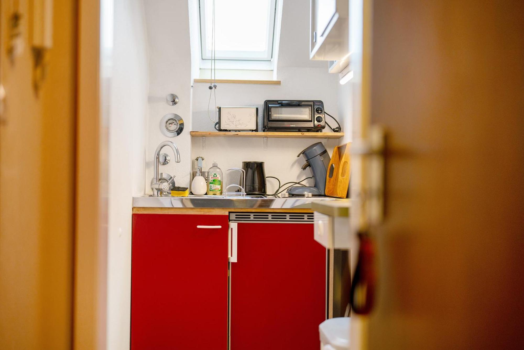 One-Bedroom Apartment with Garden,1633026619:JPEG