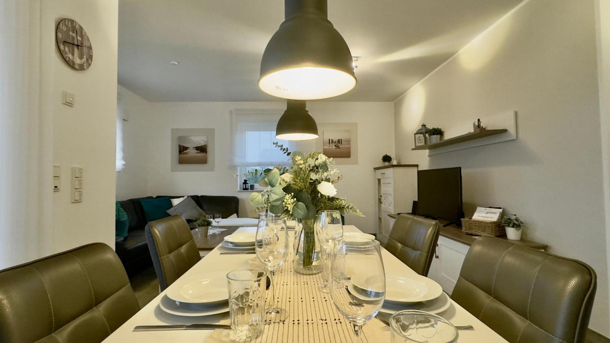Holiday Home,1635048503:JPEG
