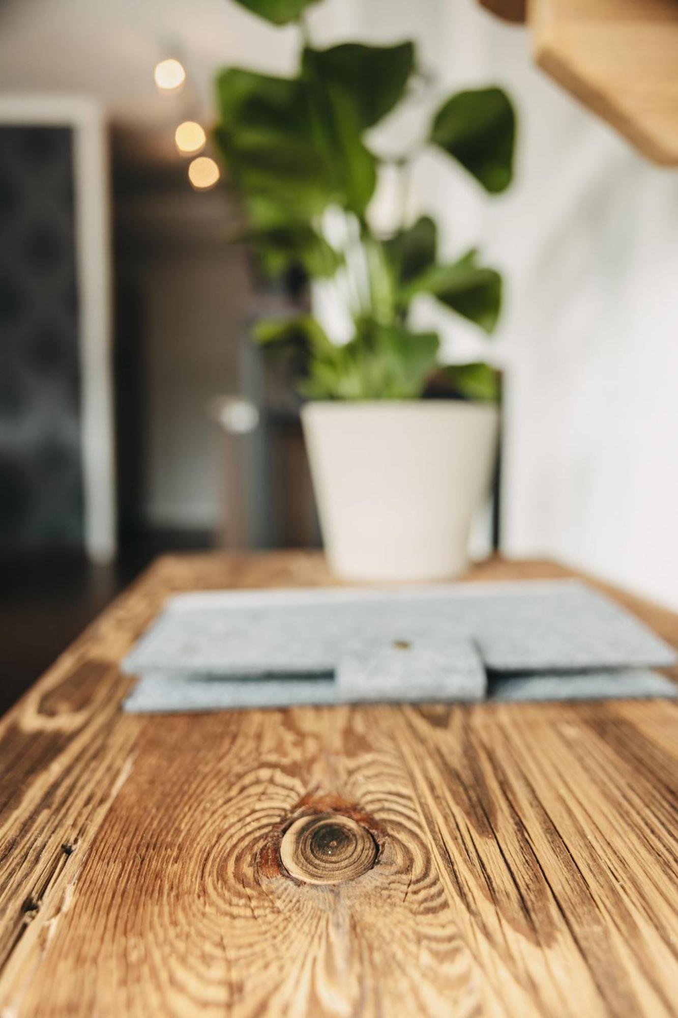 Two-Bedroom Apartment with Mountain View,1639405379:JPEG