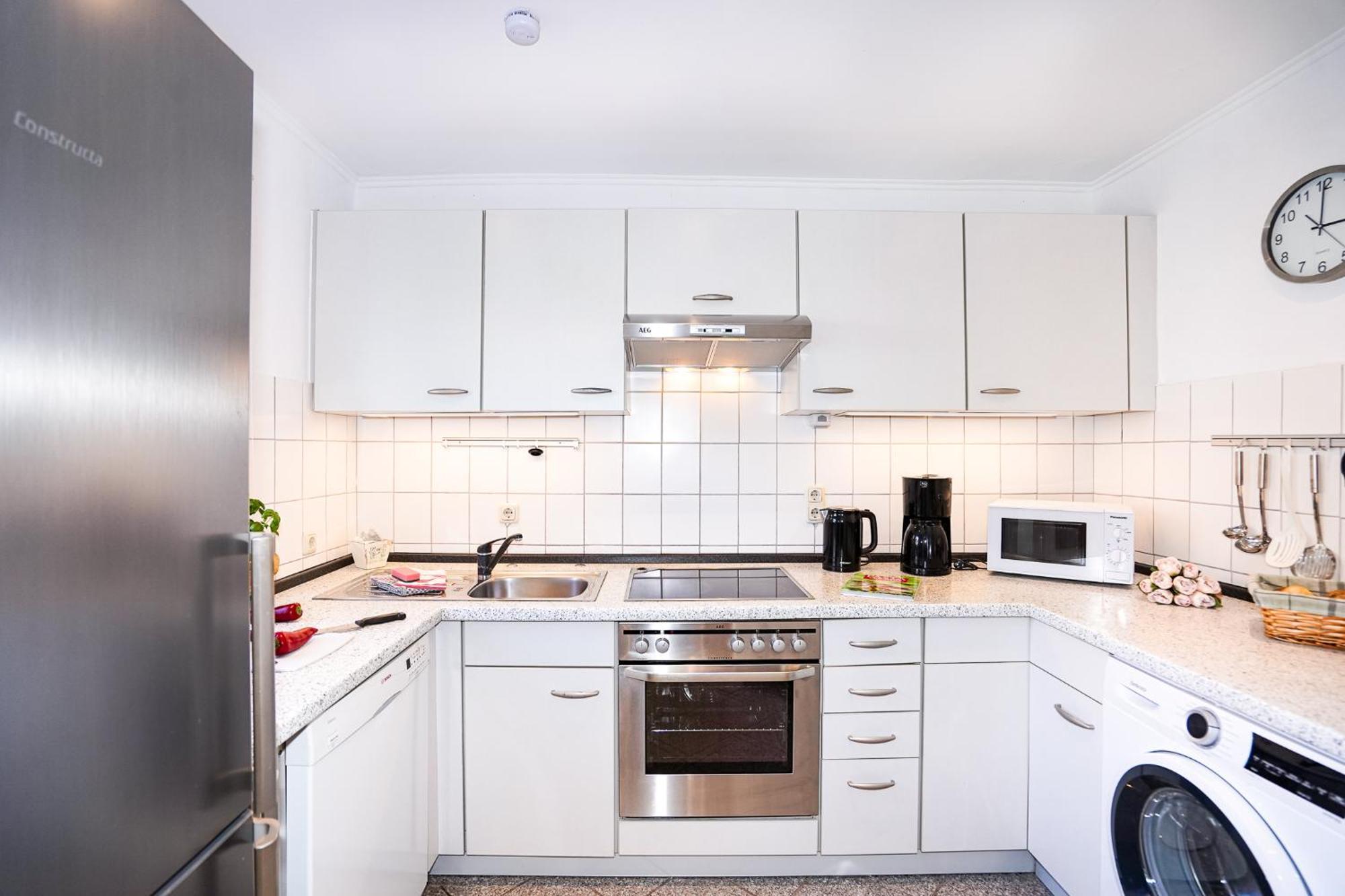 Three-Bedroom House,1639620277:JPEG