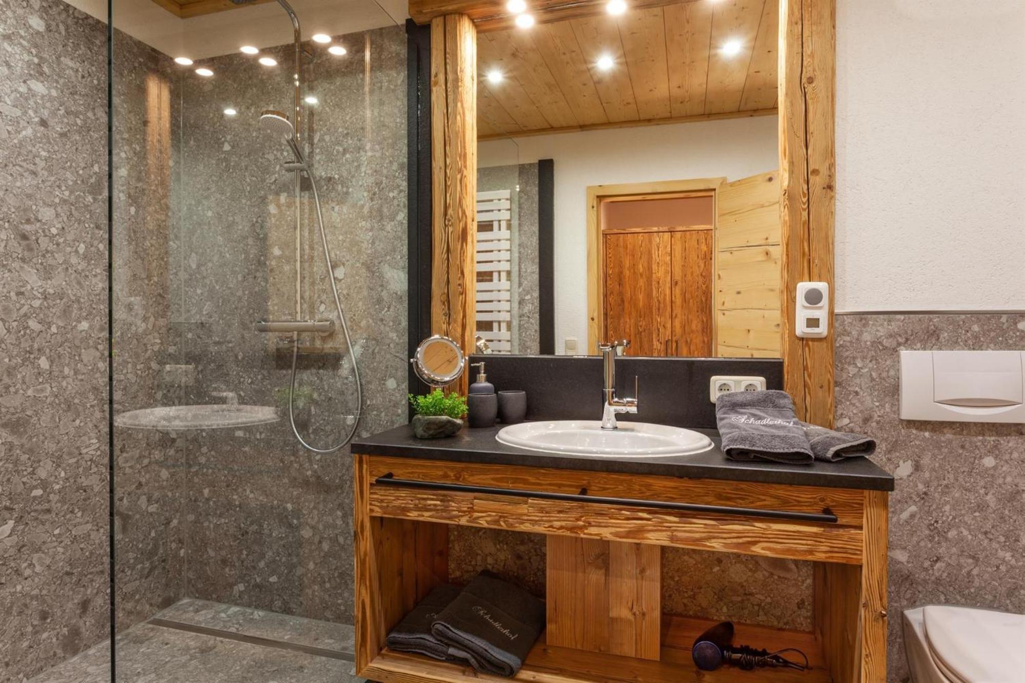 Two-Bedroom Apartment Bathroom,1646324293:JPEG