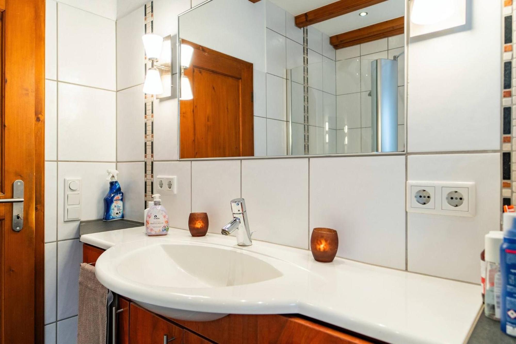 Holiday Home,1646857058:JPEG