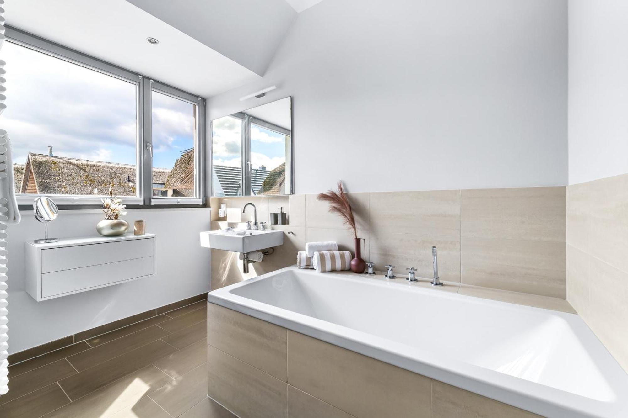 Holiday Home,1648920649:JPEG