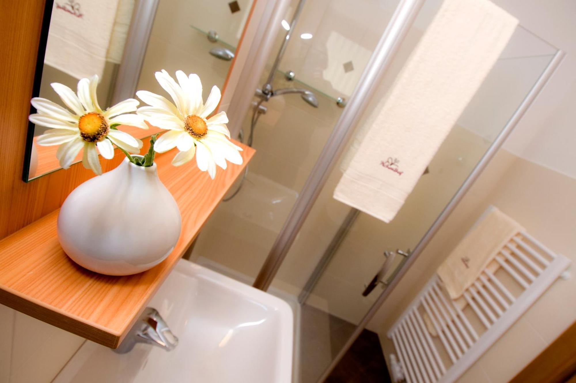 Two-Bedroom Apartment - 2,1649988480:JPEG