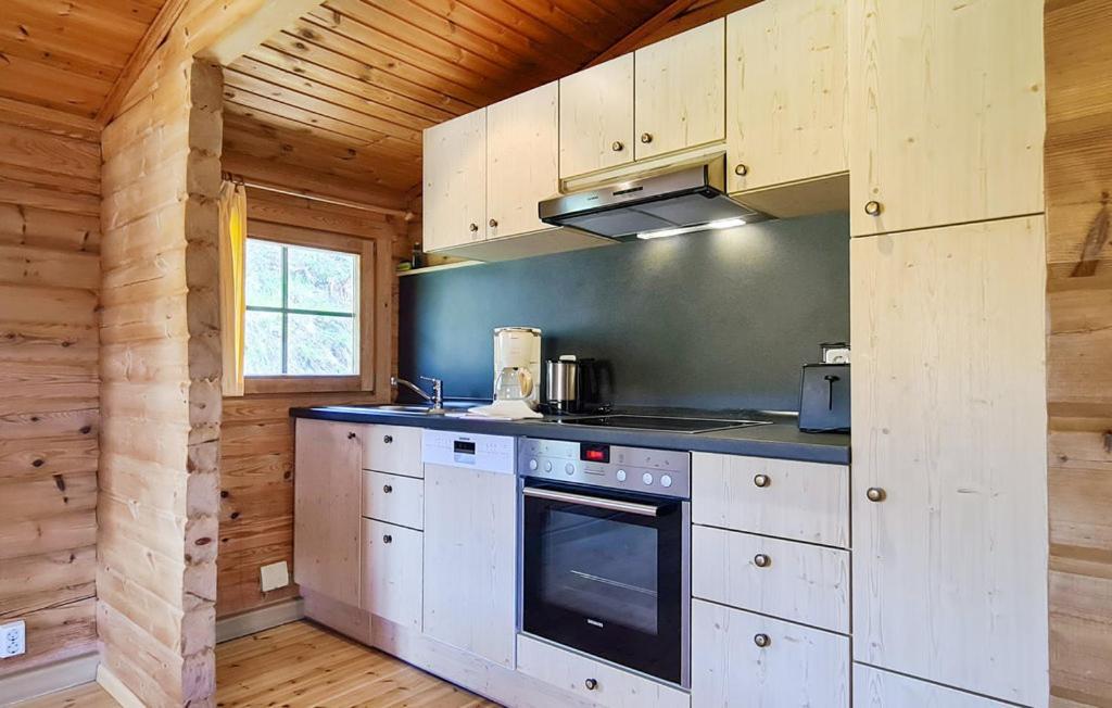 Three-Bedroom House,1651153692:JPEG