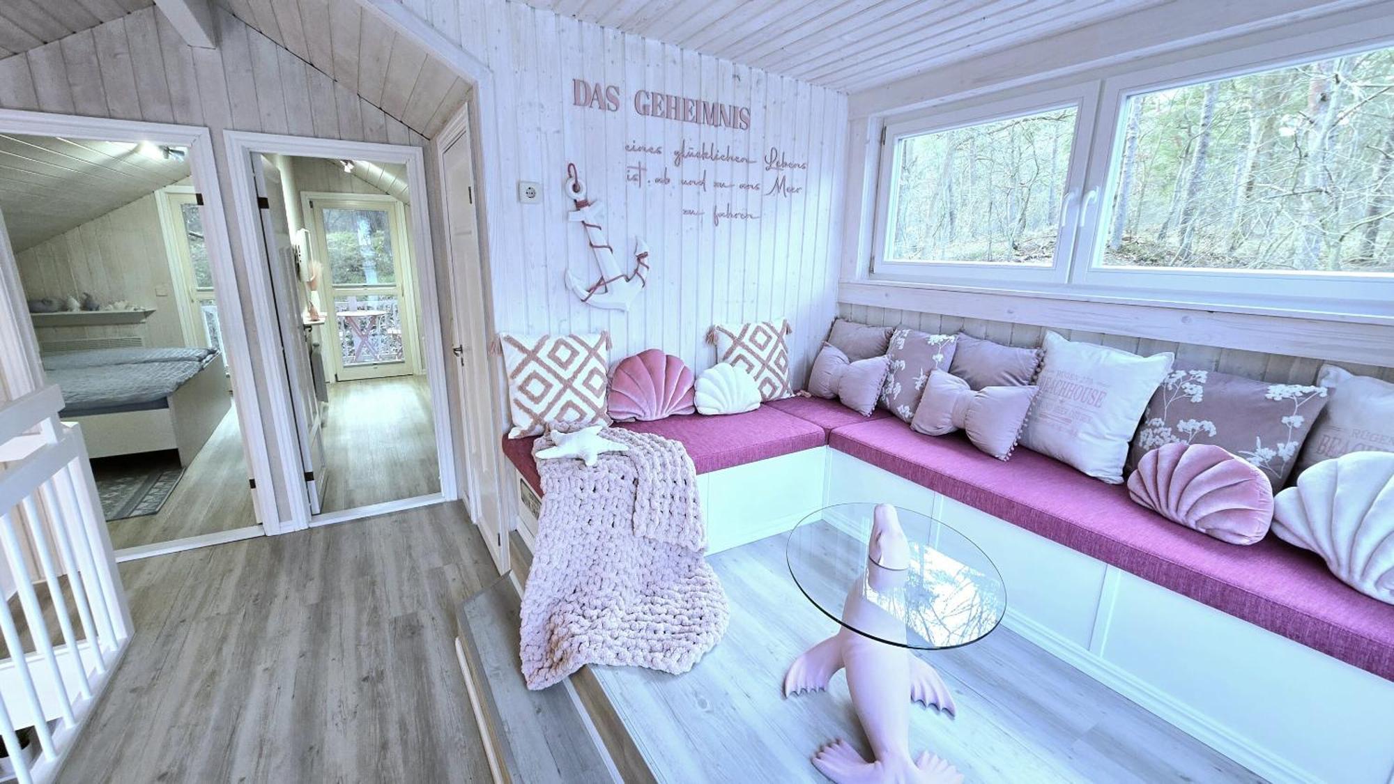 Three-Bedroom House,1653426043:JPEG