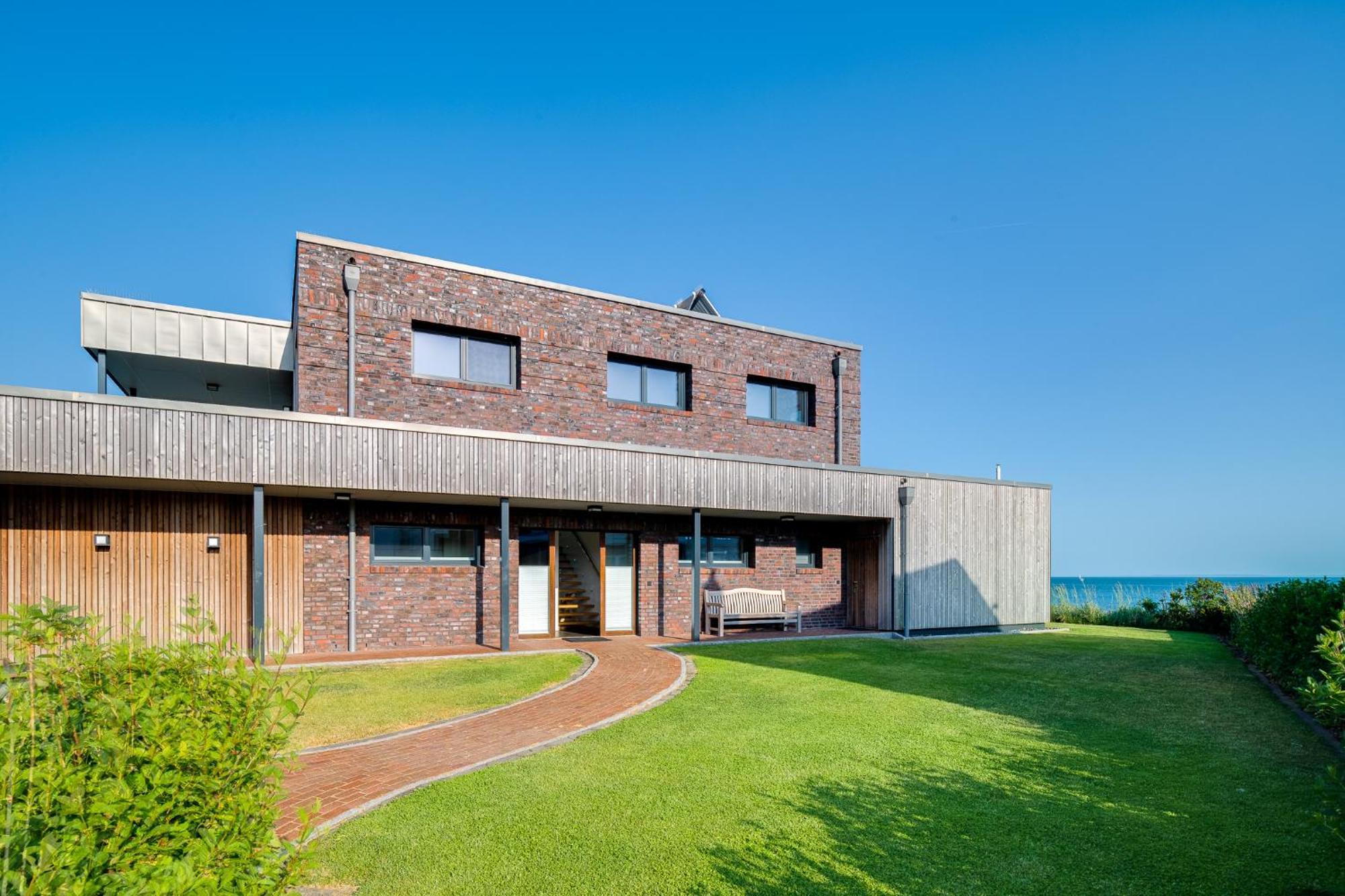 Holiday Home,1654330366:JPEG