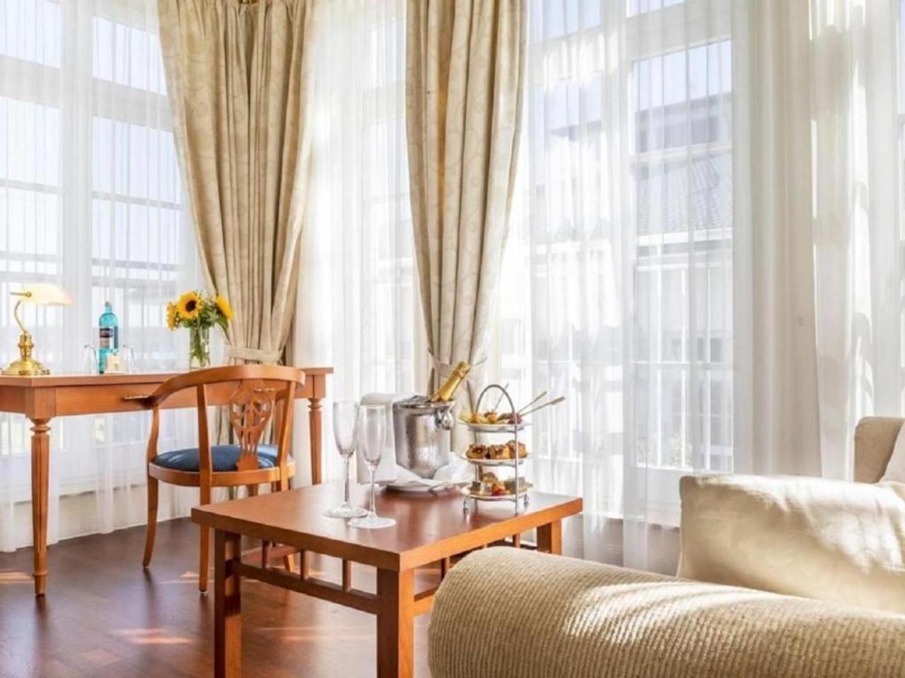 Two-Bedroom Suite,1658800825:JPEG