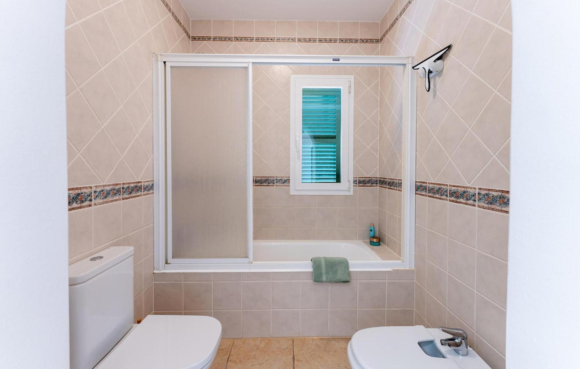 Four-Bedroom Holiday Home,1659943790:JPEG