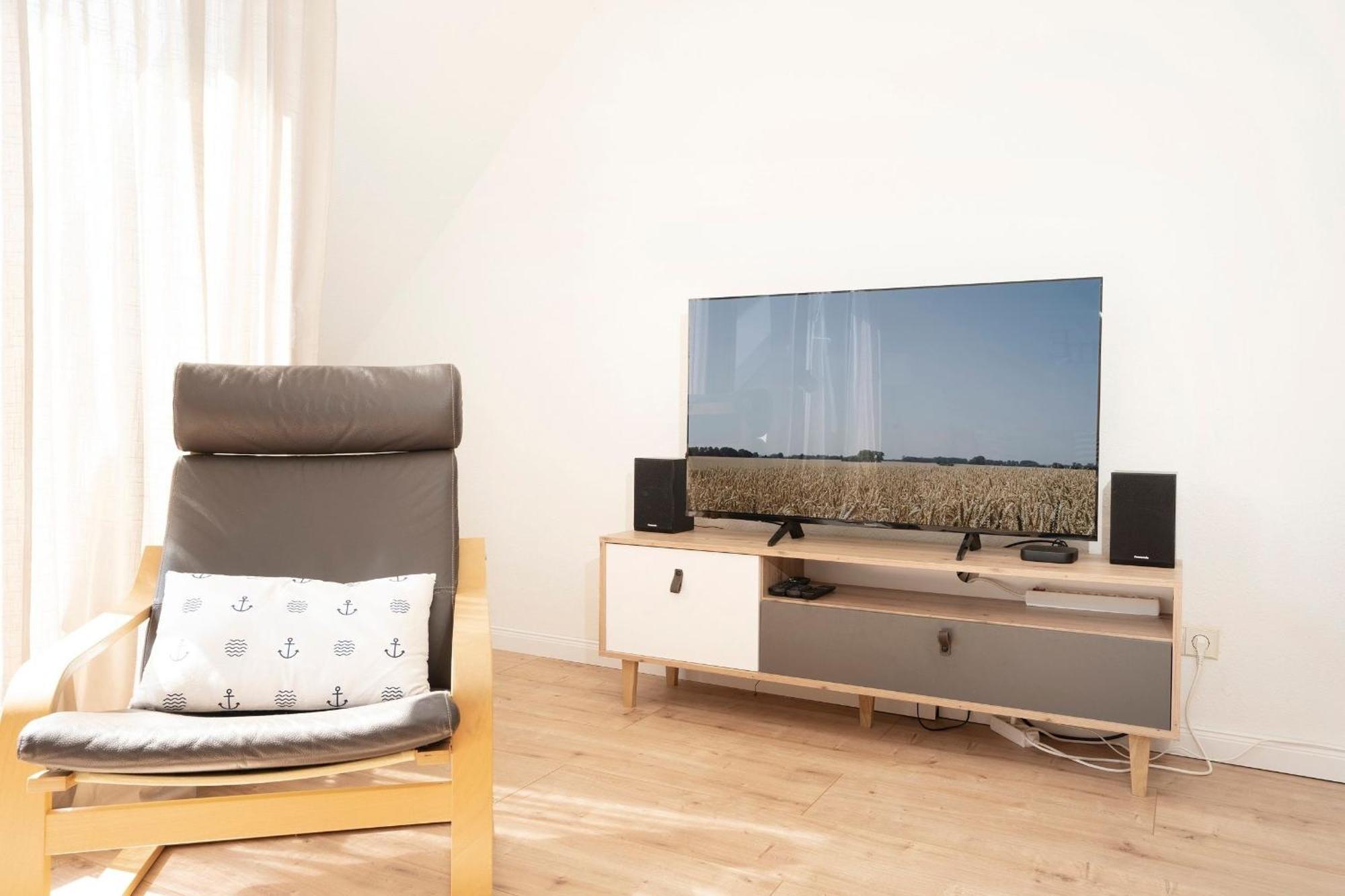 Holiday Home,1664746625:JPEG