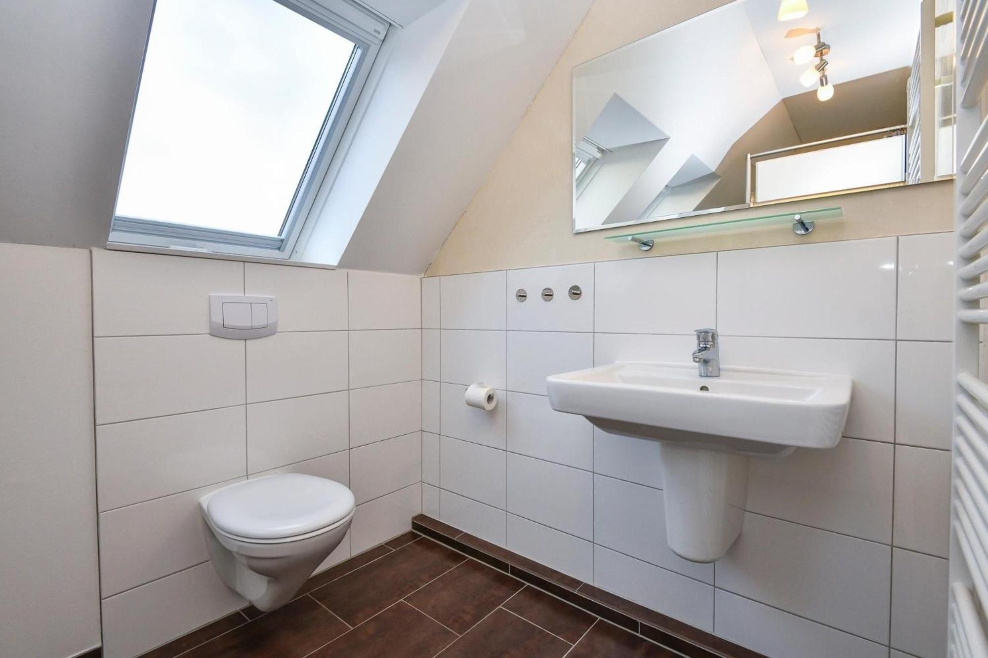 Holiday Home,1664750583:JPEG