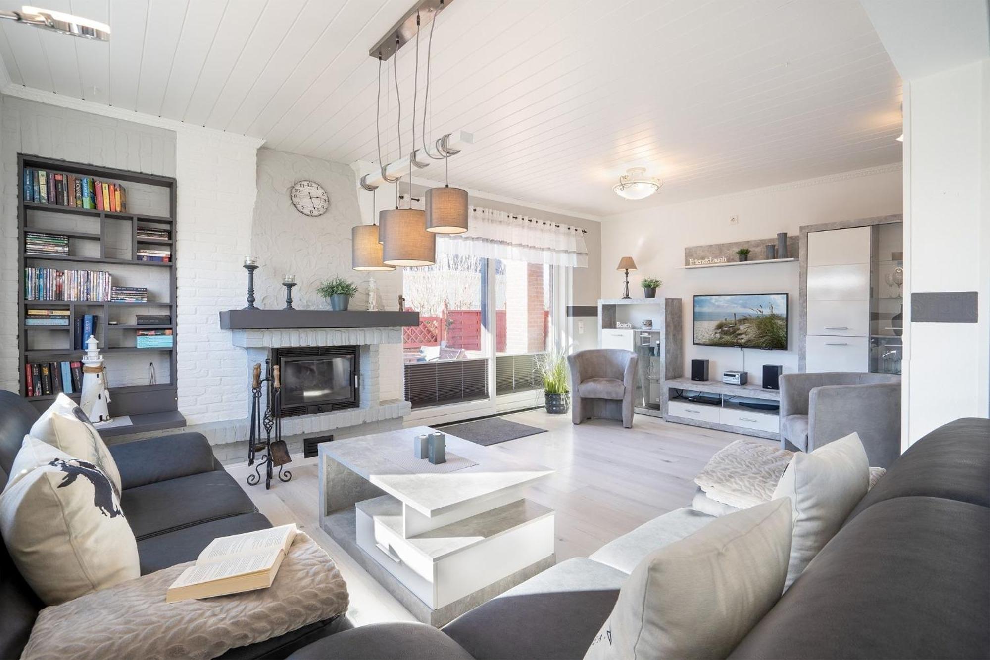 Holiday Home,1664765065:JPEG