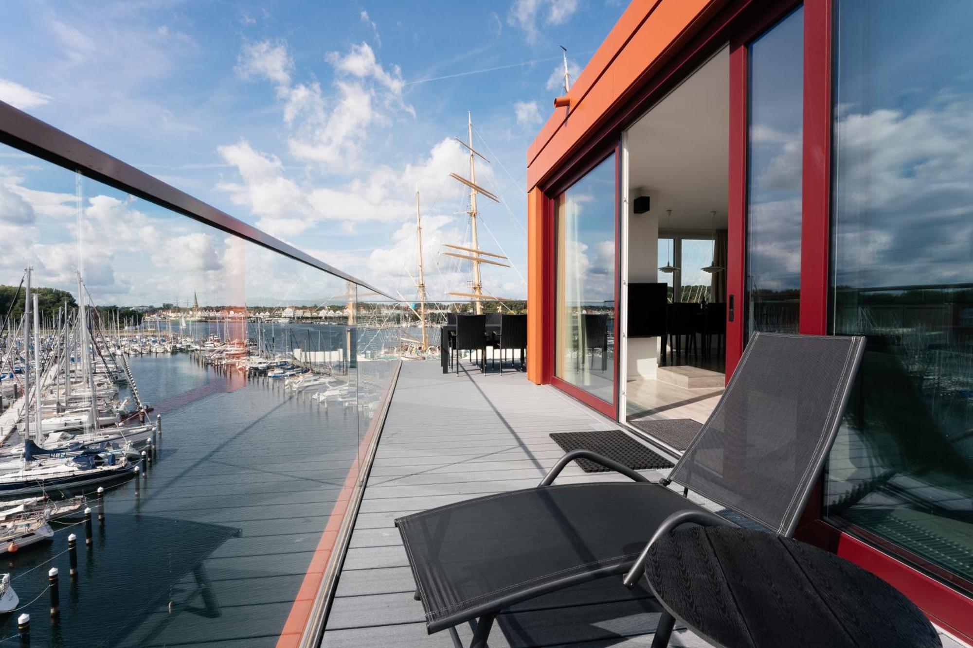 Luxury Two-Bedroom Apartment with Sea View (6 Adults) - Penthouse