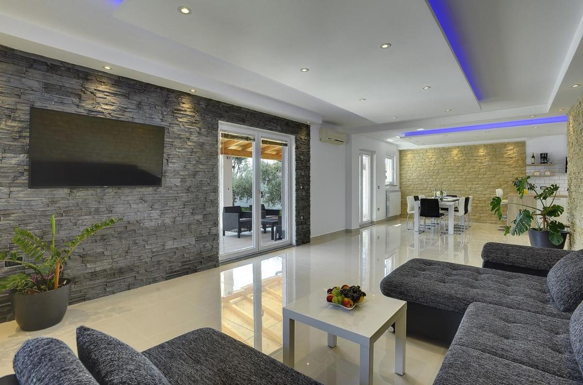 Four-Bedroom Holiday Home,1668113739:JPEG