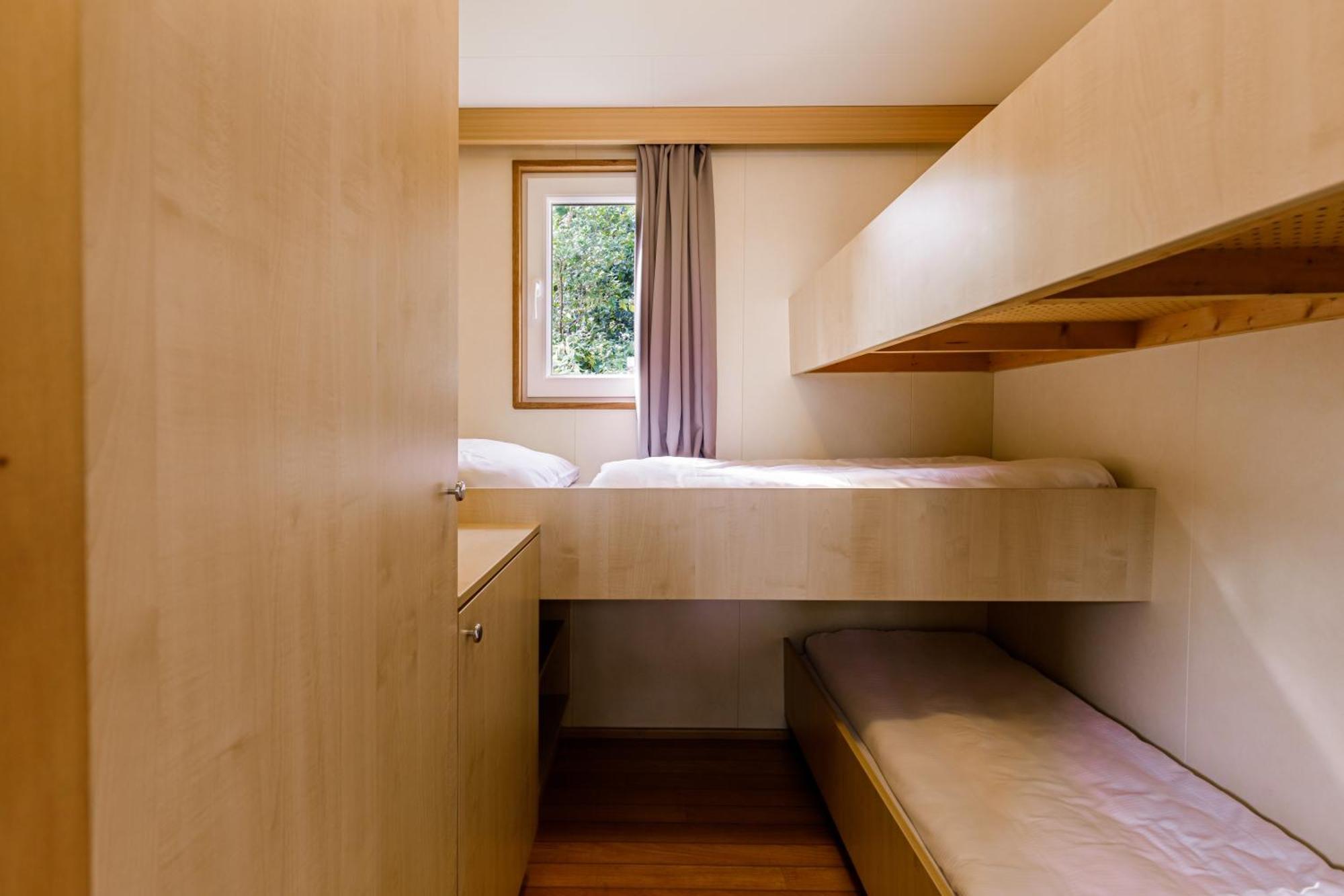 Three-Bedroom House,1595461490:JPEG