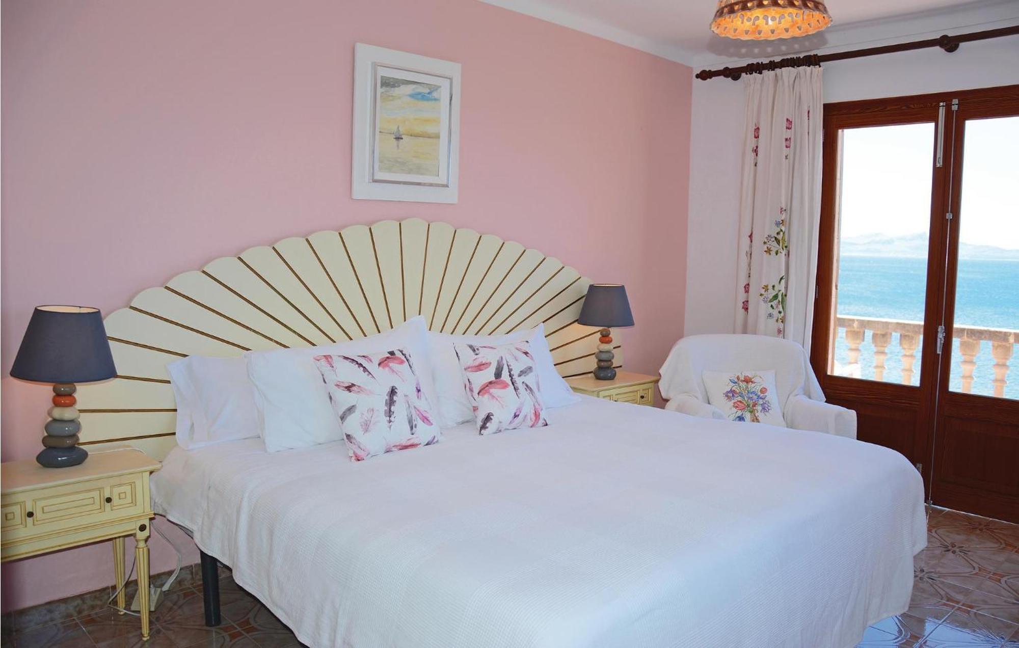 Six-Bedroom Holiday Home,1671392328:JPEG