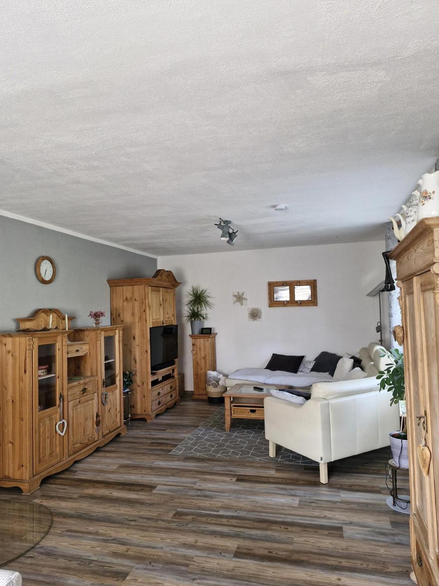 Three-Bedroom House,1673512708:JPEG
