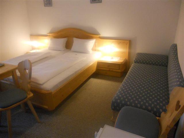 Doppelzimmer mit Zustellbett