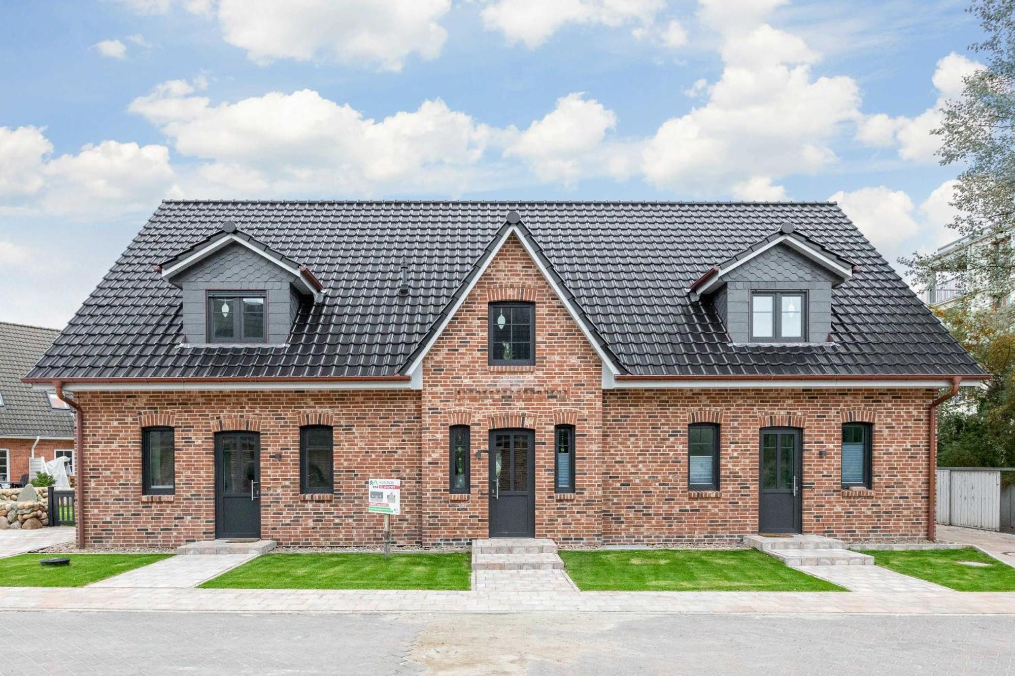 Three-Bedroom House,1693327687:JPEG