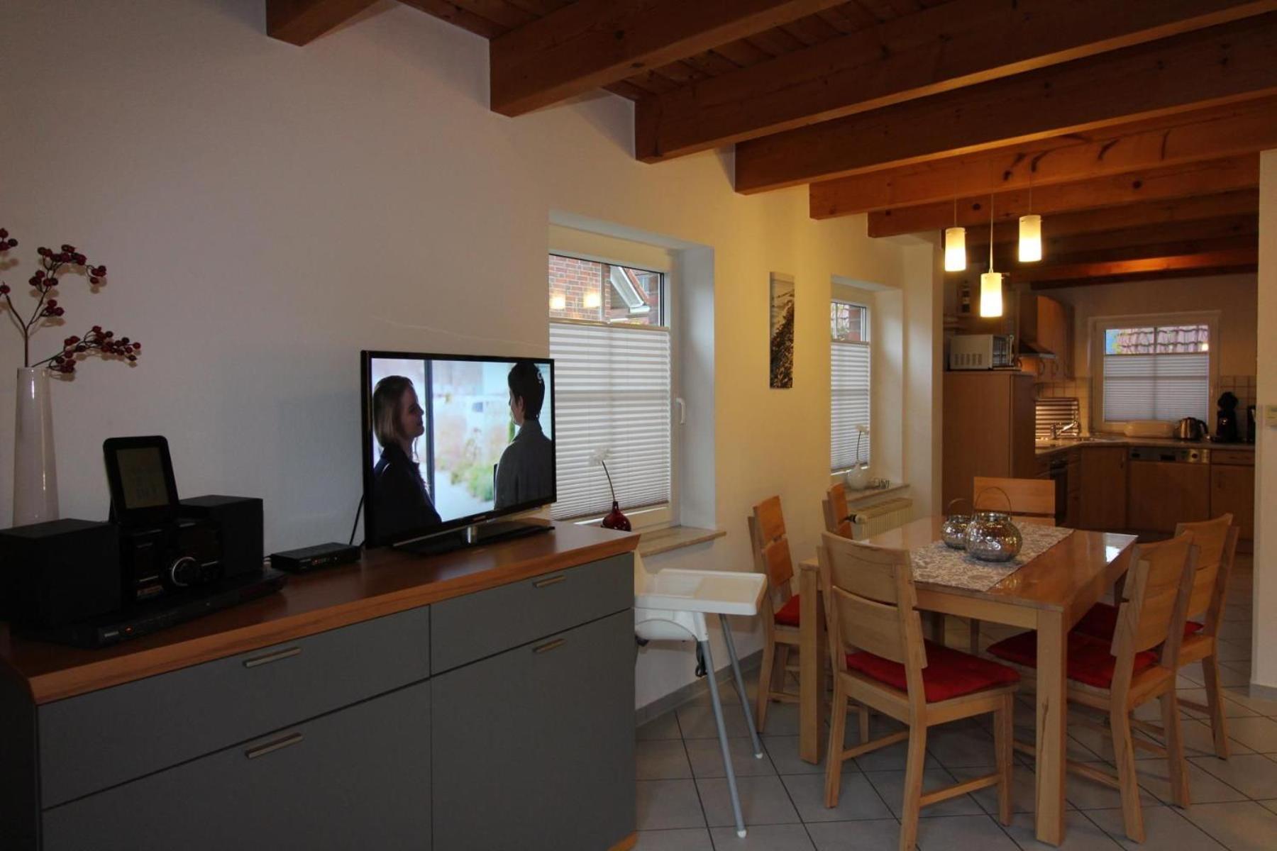 Three-Bedroom House,1693406543:JPEG