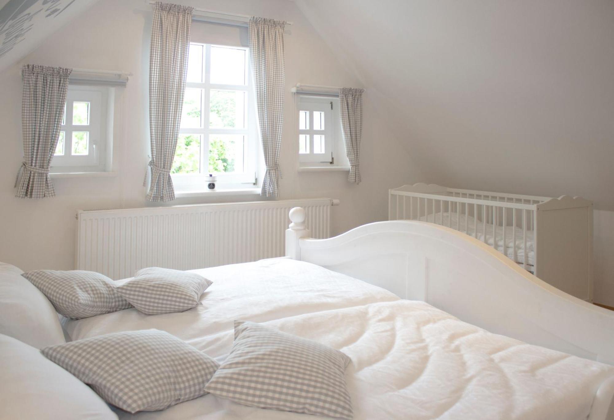 Two-Bedroom House,1693536401:JPEG