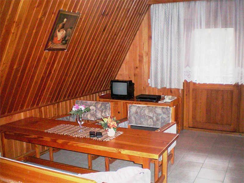 Two-Bedroom House,1694161916:JPEG