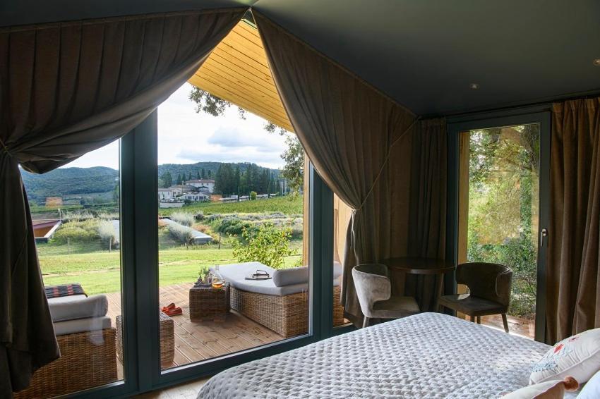 Deluxe Room,1697156795:JPEG