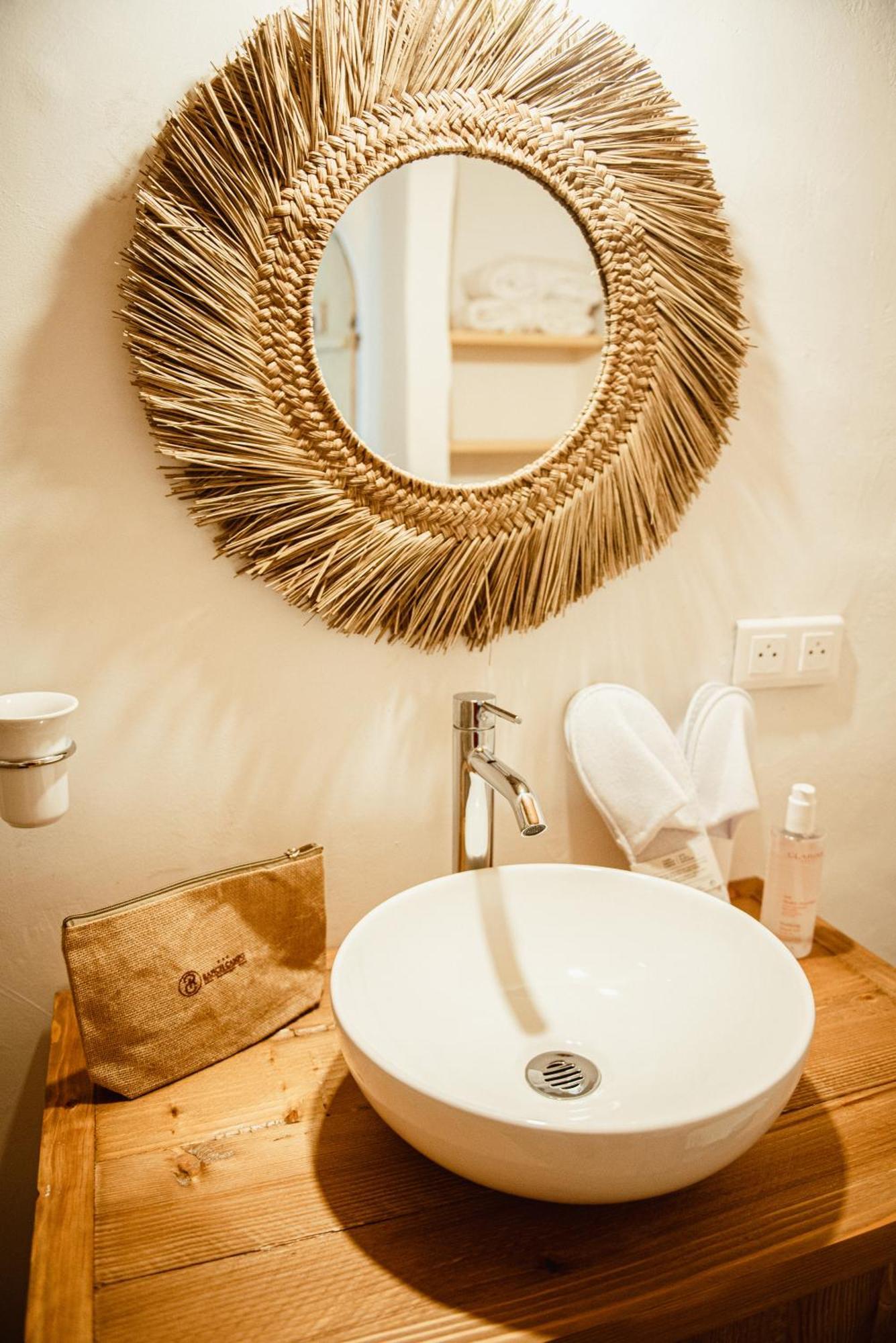 Deluxe Room,1705078520:JPEG