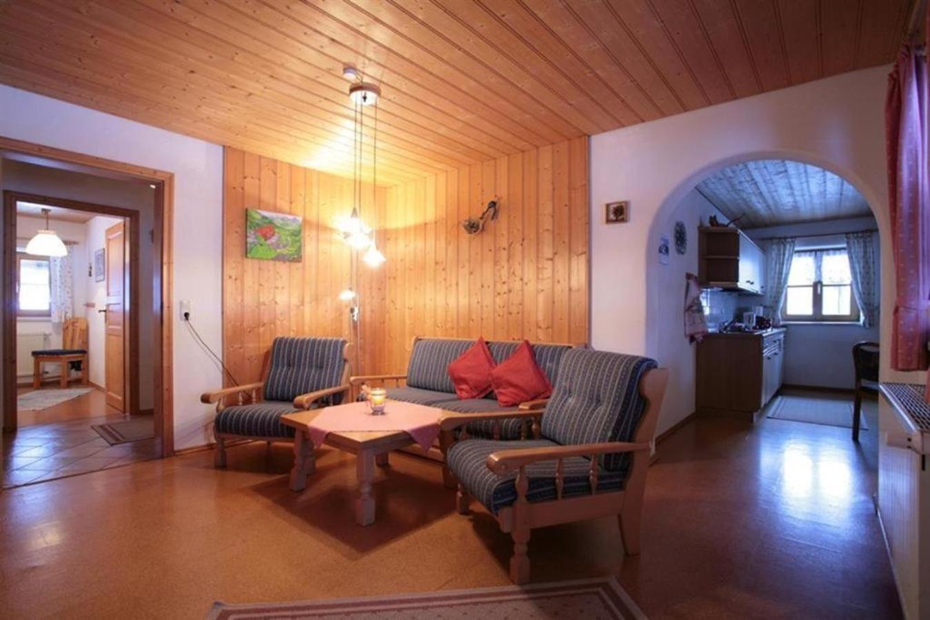 Apartment with Shower,1711522776:JPEG