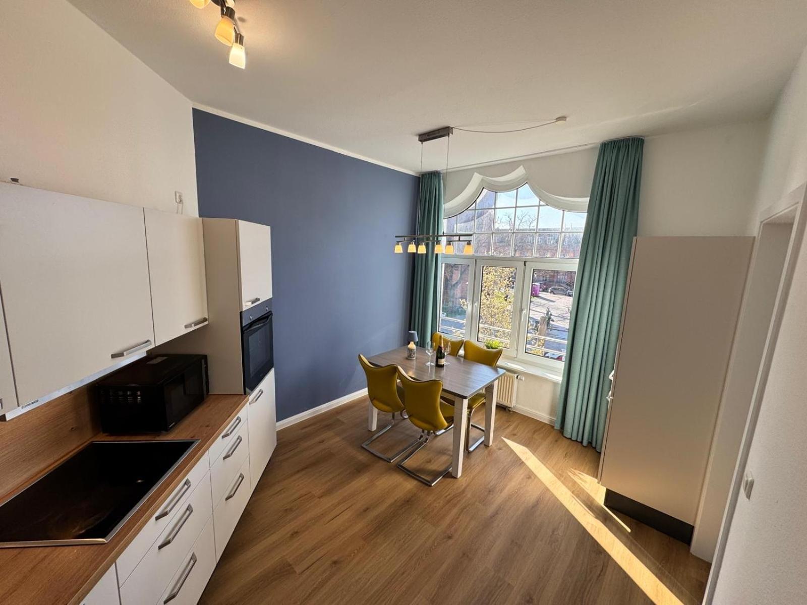 Apartment mit Balkon und Wintergarten