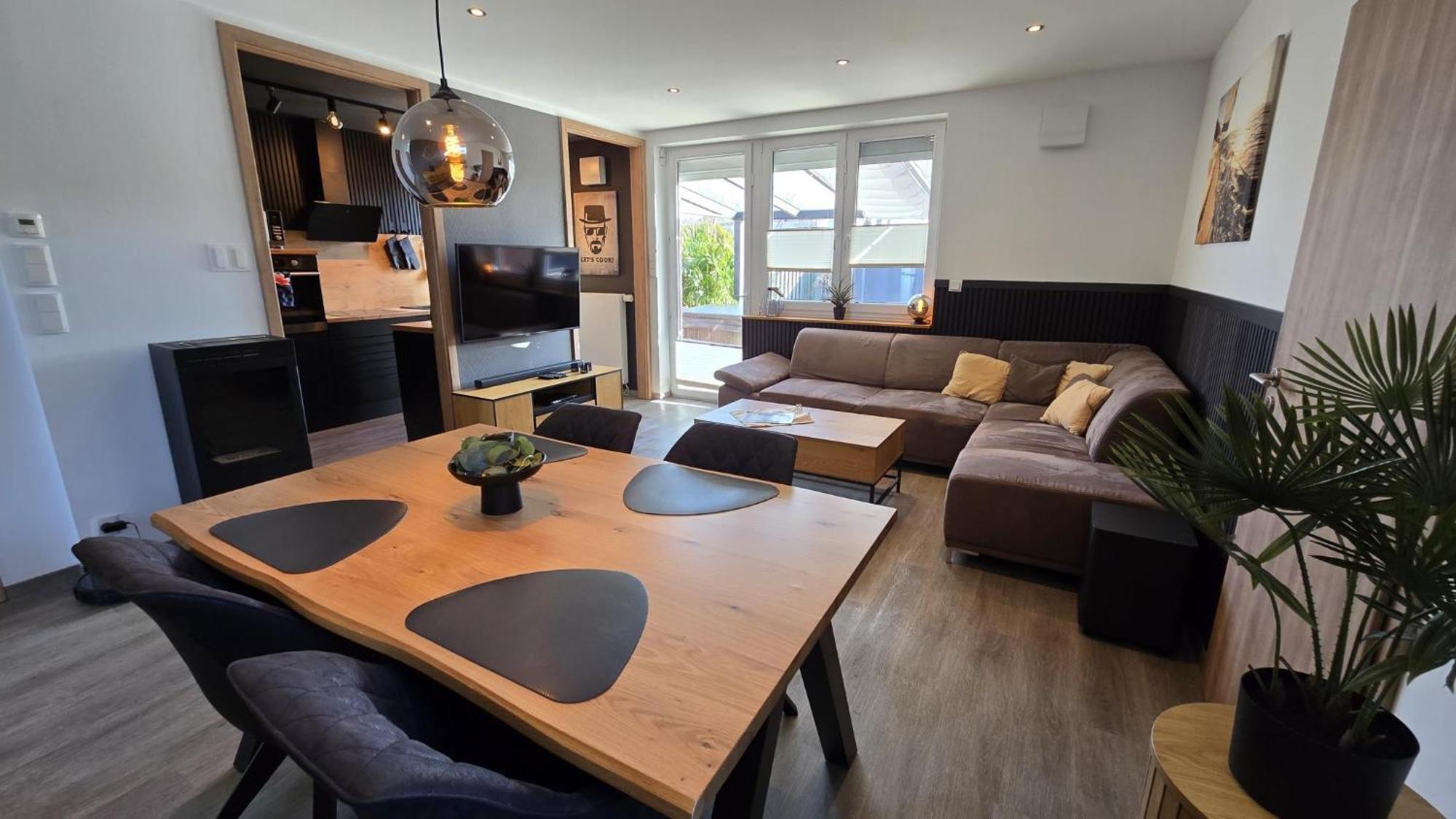 Holiday Home,1743270453:JPEG