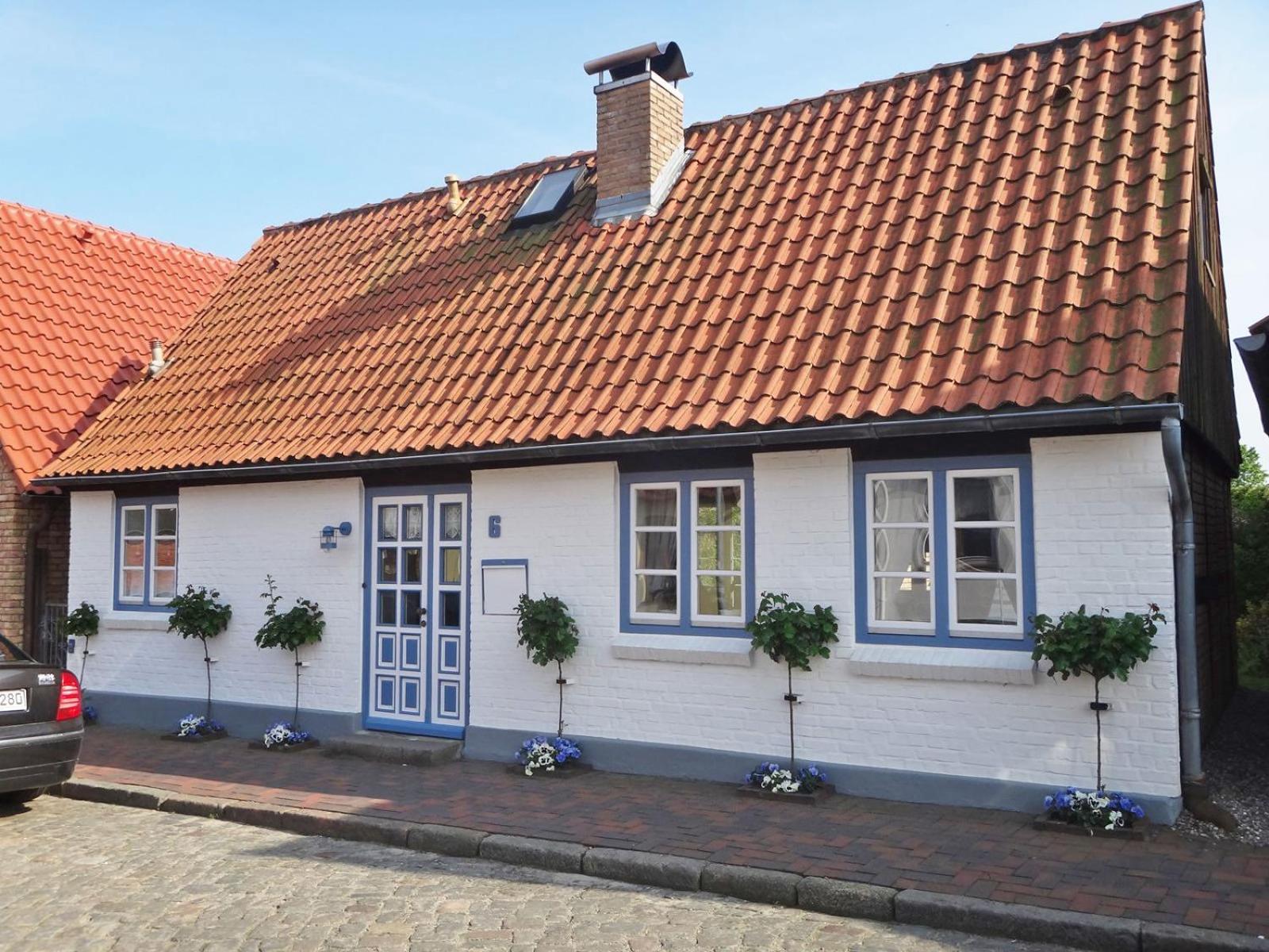 Holiday Home,1743272940:JPEG