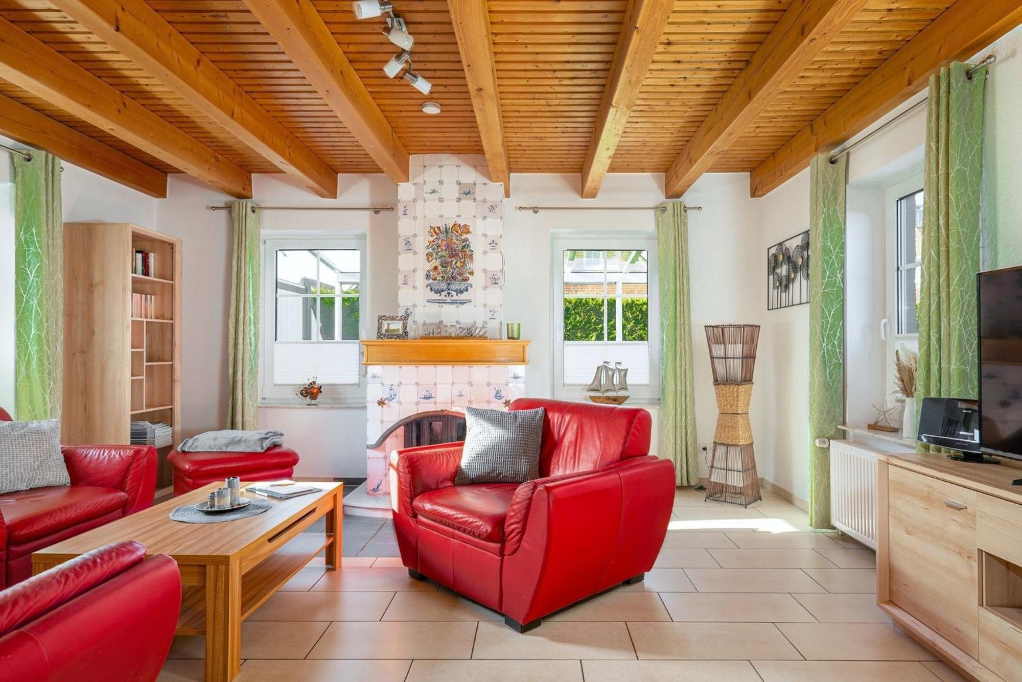 Holiday Home,1744273516:JPEG