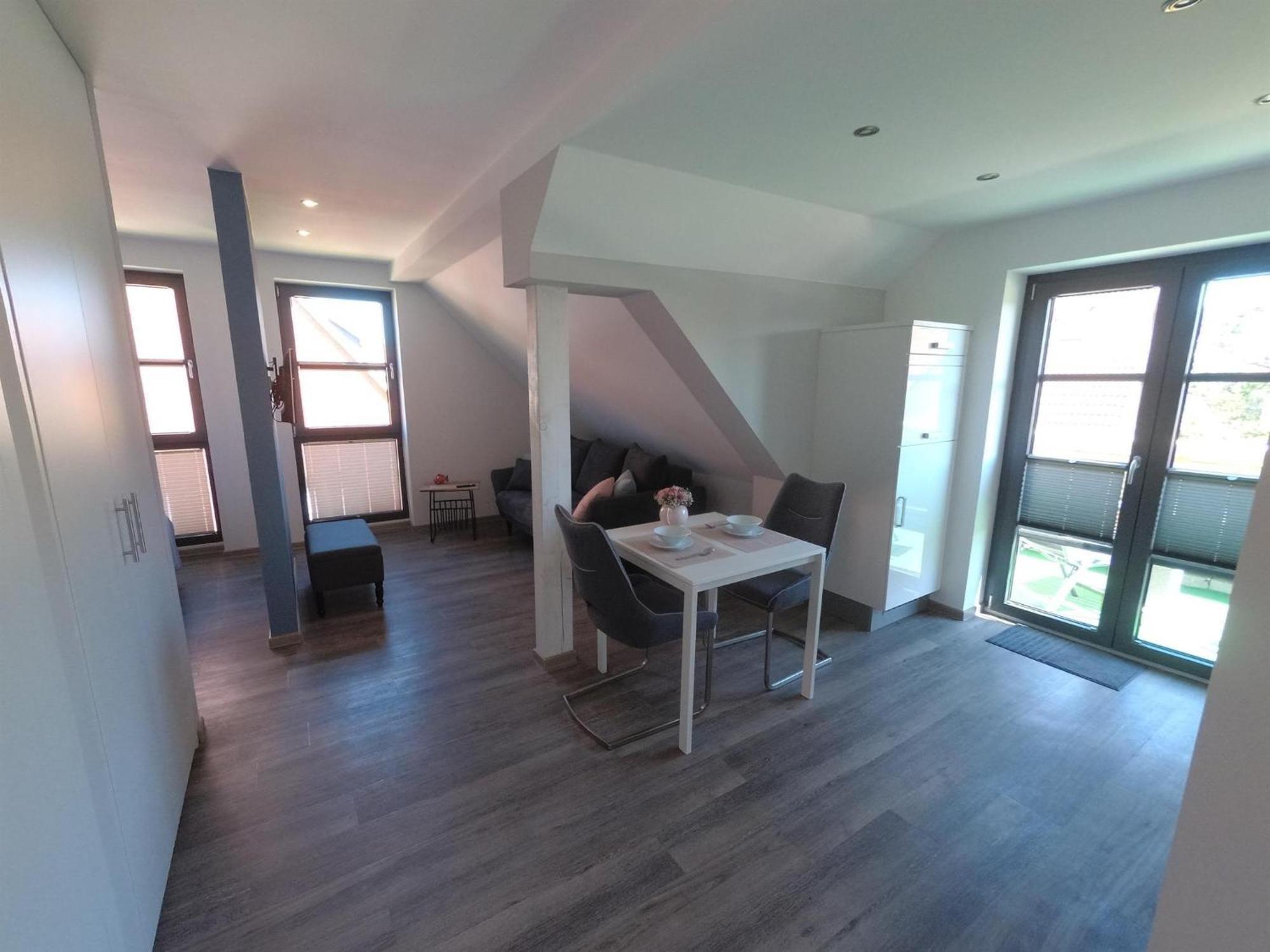 One-Bedroom Apartment Balcony,1765119821:JPEG