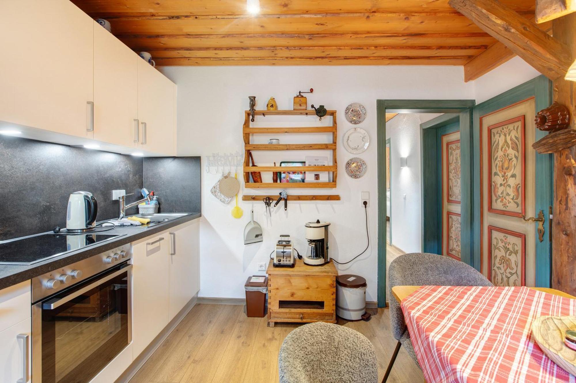 Superior One-Bedroom Apartment Balcony,1767255728:JPEG