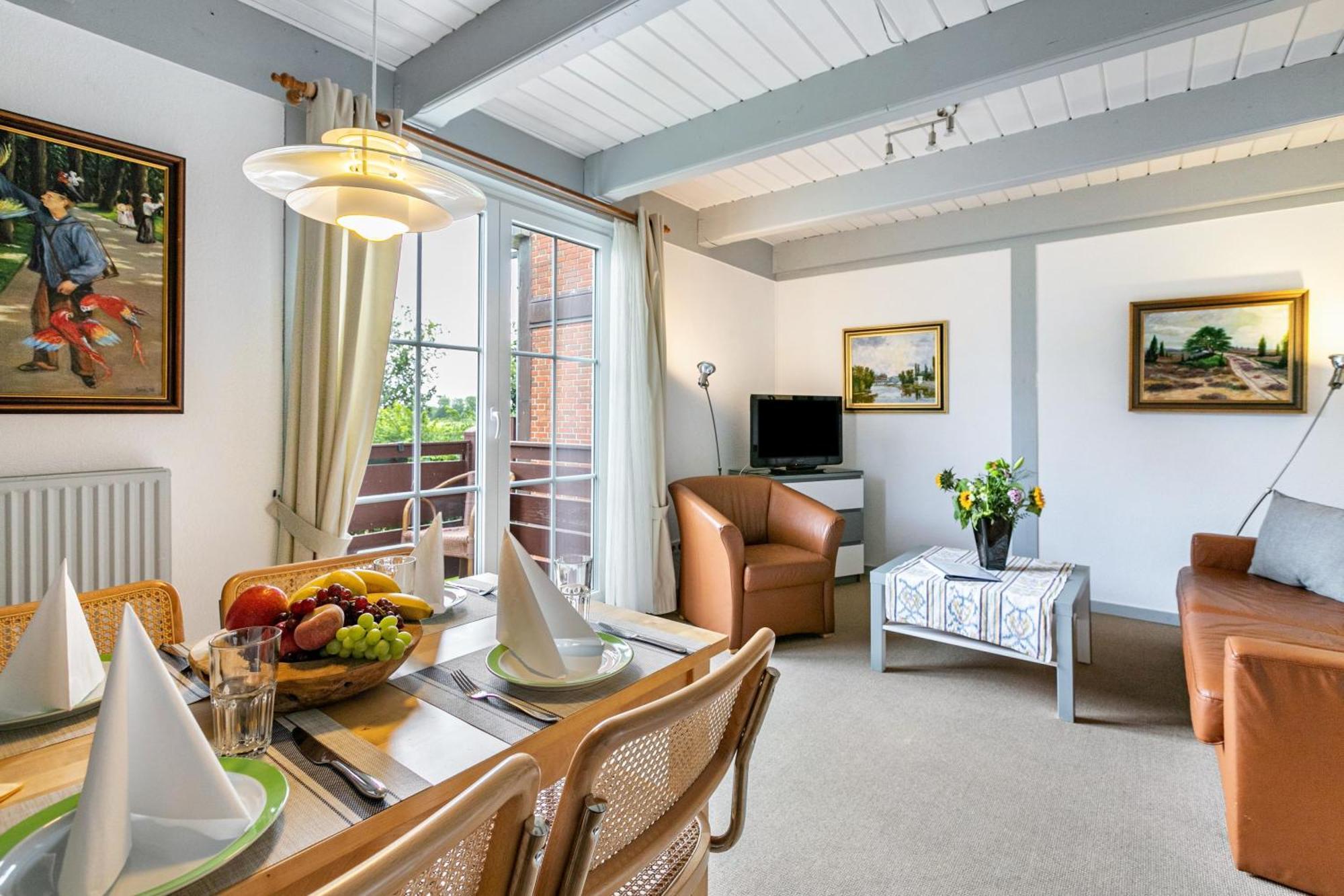 Superior One-Bedroom Apartment Balcony,1767354379:JPEG