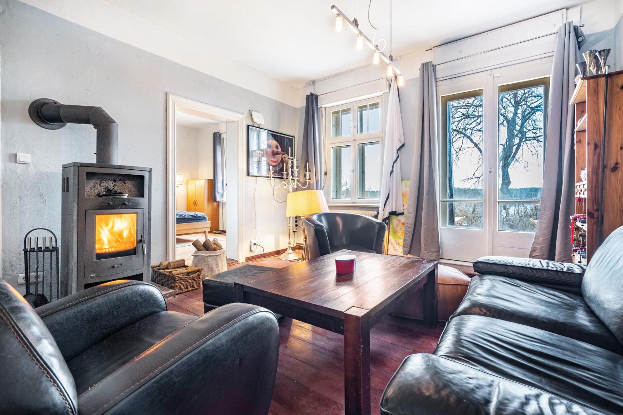 Three-Bedroom House,1768158613:JPEG