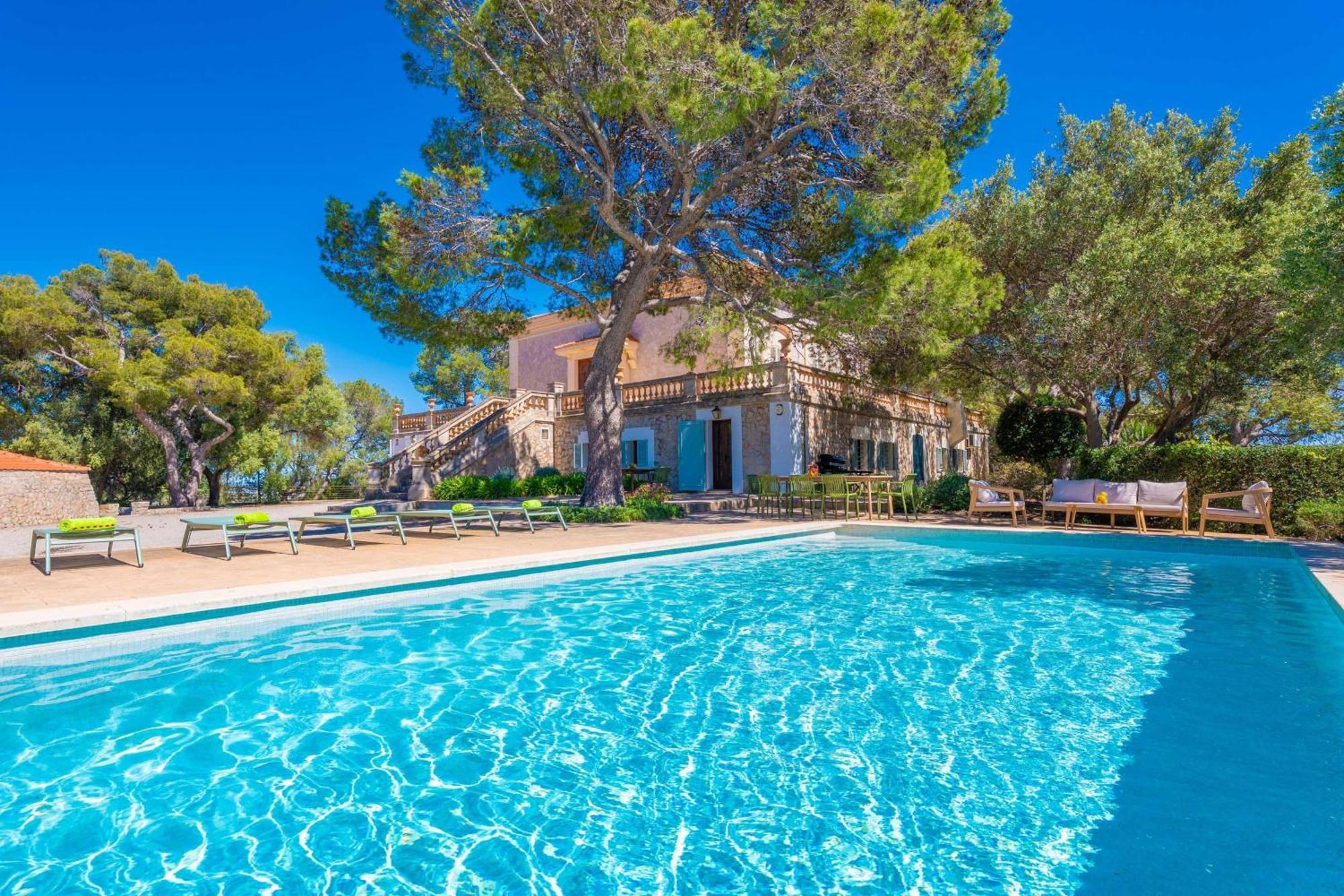 Six-Bedroom Villa,1768498228:JPEG