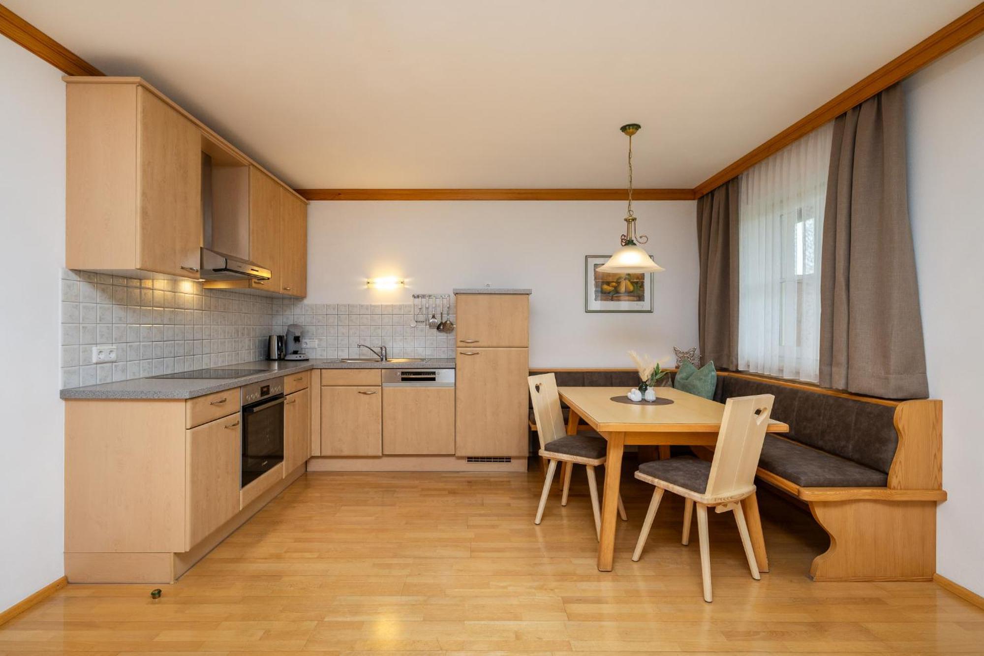 Apartment mit 2 Schlafzimmern und Balkon 2