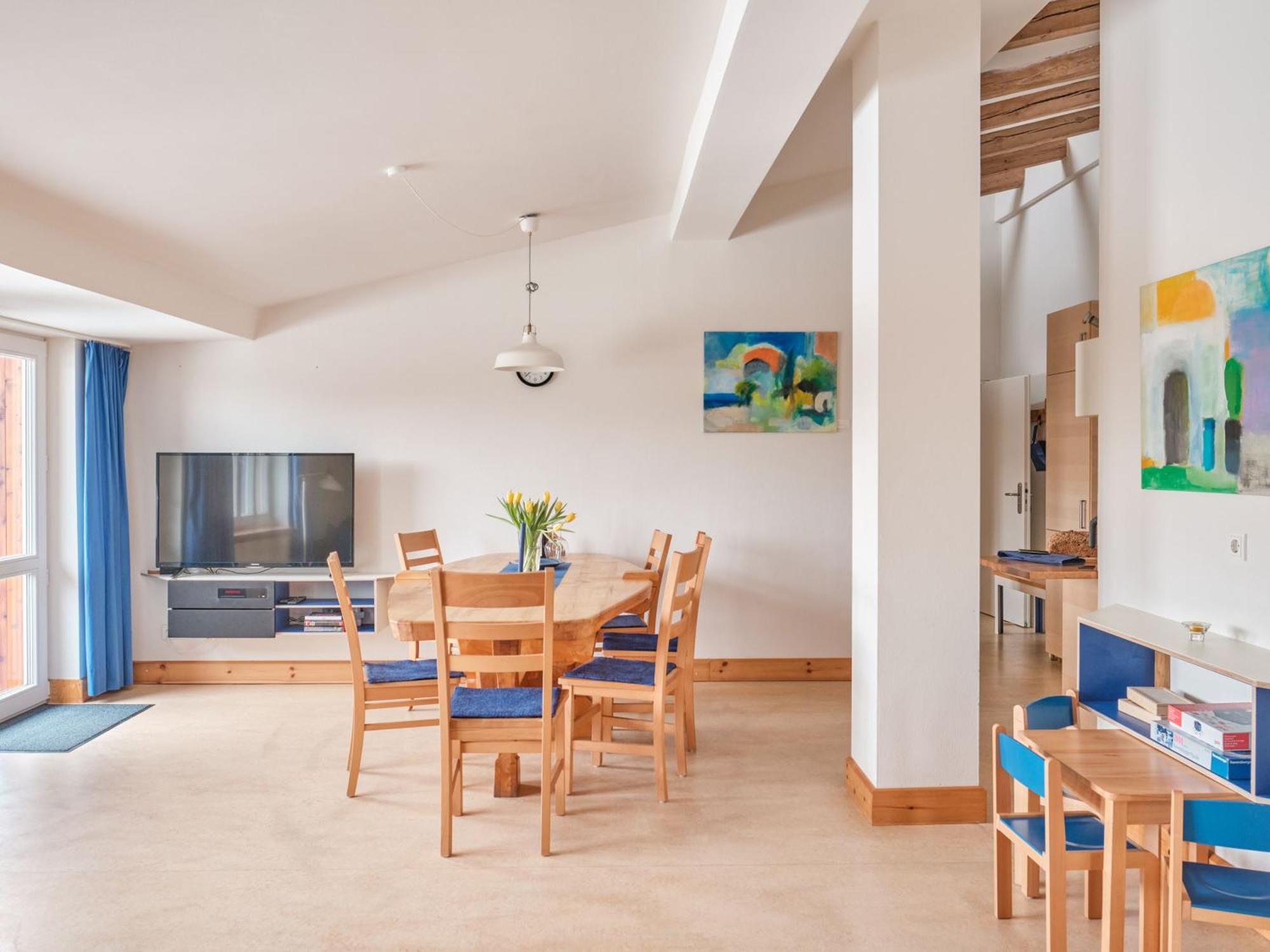 Three-Bedroom Apartment,1770534353:JPEG